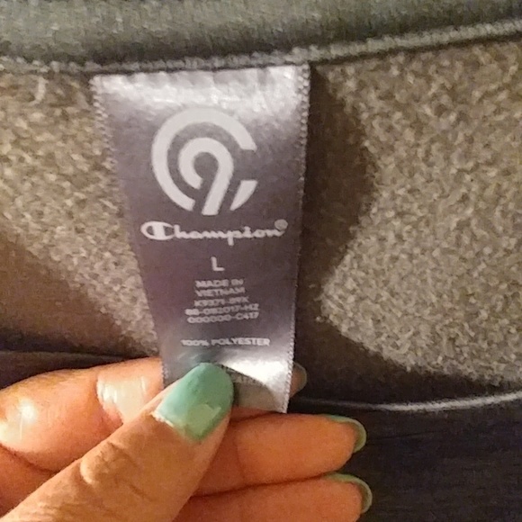 Champion Sweatshirt - Picture 6 of 7